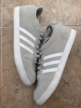 Adidas Courtset Tennis Shoes Gray Suede White Stripes Sneakers Women’s 10 Clean